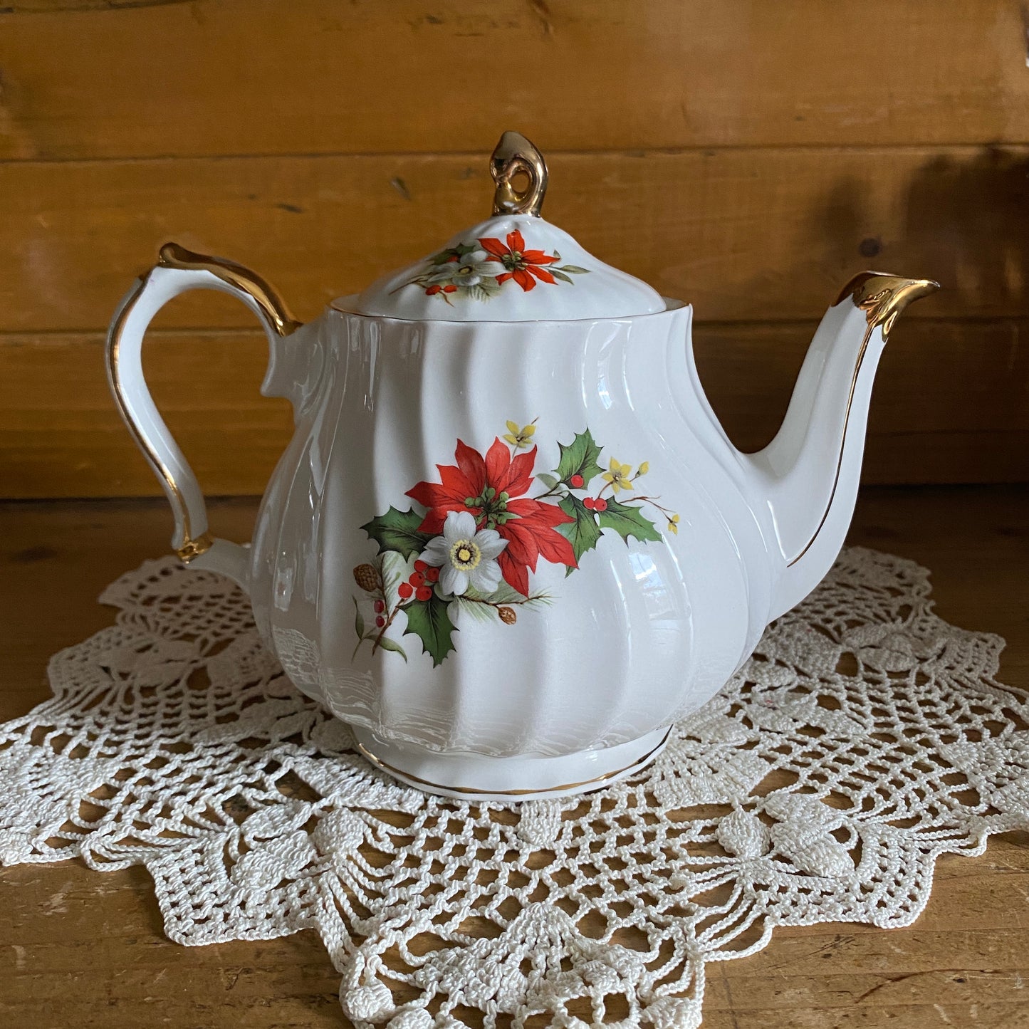 Sadler England Poinsettia Teapot