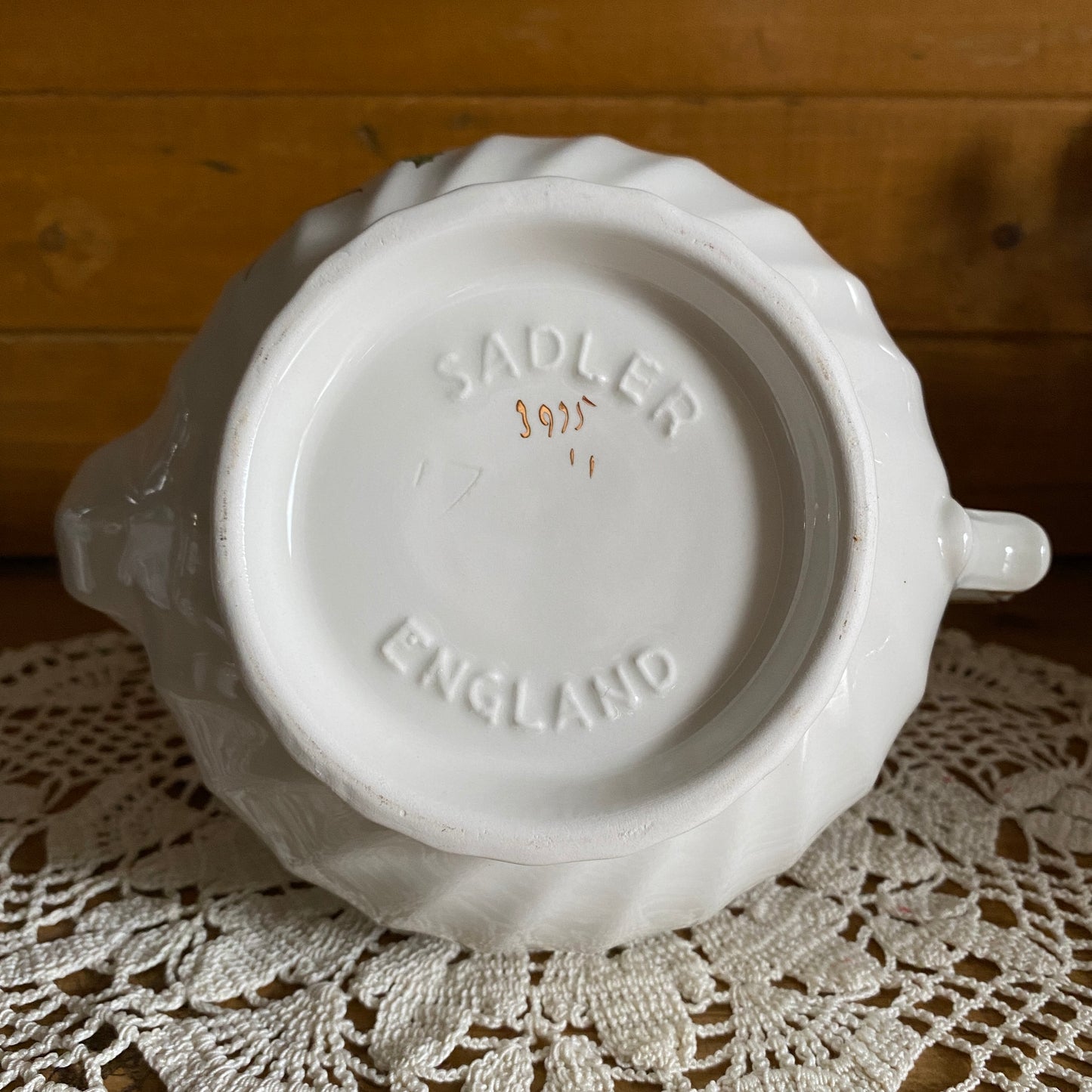 Sadler England Poinsettia Teapot